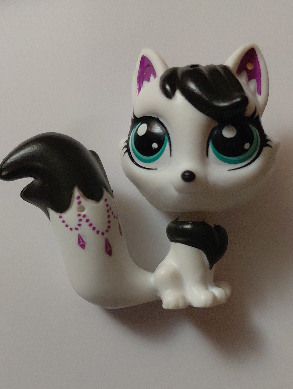 Littlest Pet Shop - Alba Furria #3958 Collectible Figurine